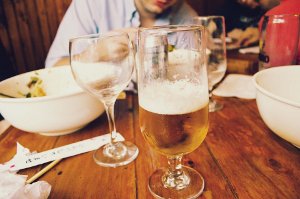 Alkohol brání hubnutí a přispívá k mnoha závažným nemocem