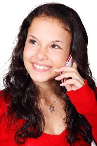 Mobilní telefon jako příčina vrásek, akné a dvojité brady