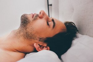 Léky na spaní nahradí absence pyžama